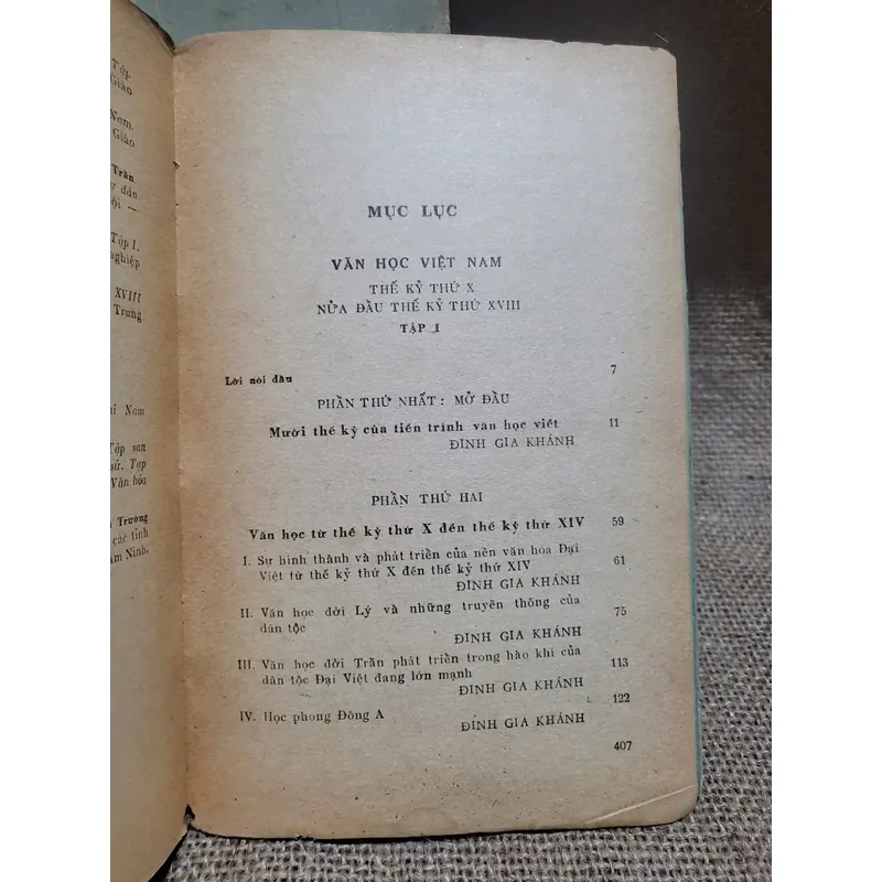 Văn học Việt Nam thế kỷ 10- thế kỷ 18 - ĐINH GIA KHÁNH BÙI DUY TÂN - MAI CAO CHƯƠNG 693776