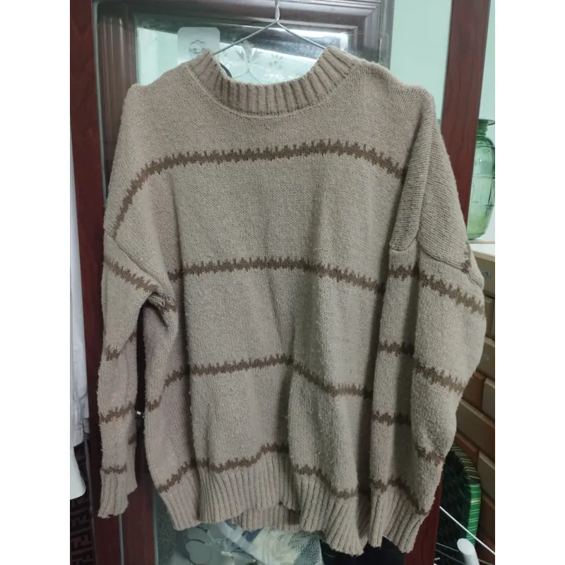 Đầm xuông from rộng và áo len sử dụng 1 lần. Còn tốt 95% .áo len 80k 2 cáii,  593175