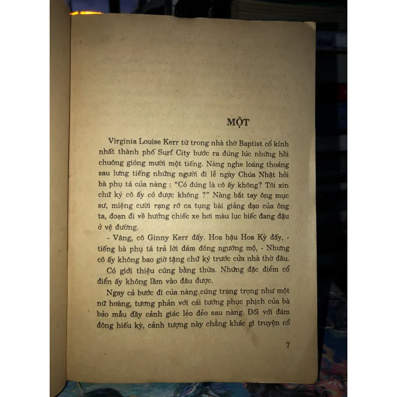 Ai là hoa hậu - Mort Weisinger 958688