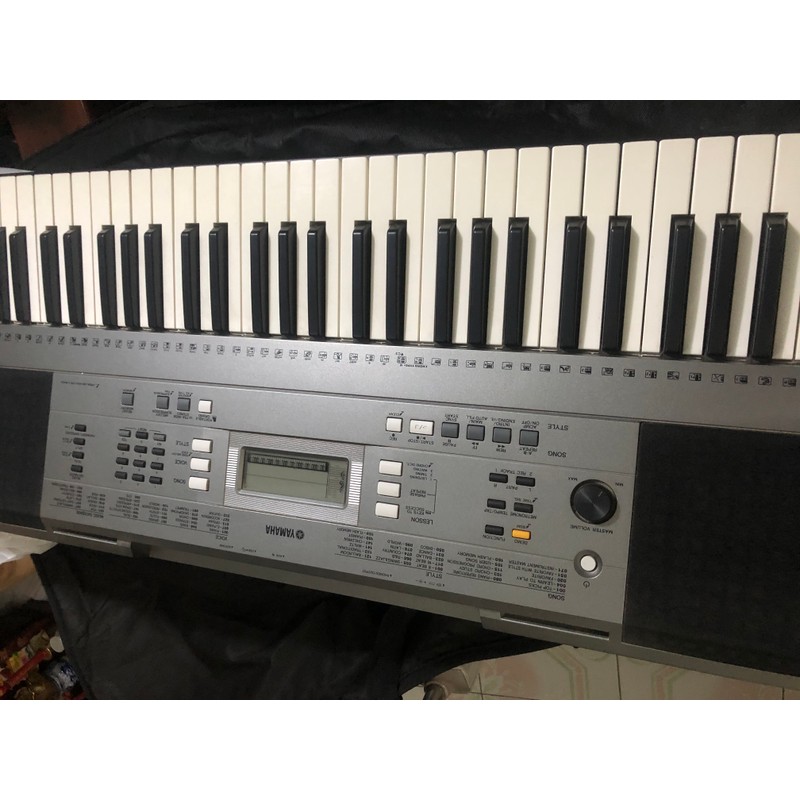 Đàn piano hãng Yamaha kích thước 1m2 màu chủ đạo đen trắng tình trạng  còn khá mới chới 106929