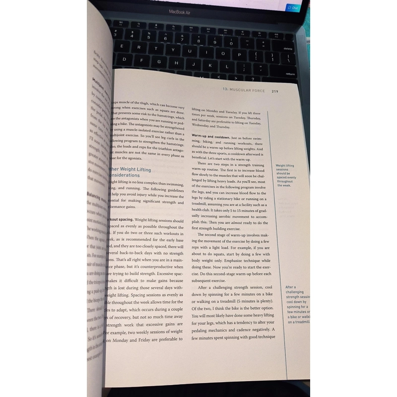 Sách học bơi chuyên sâu (tiếng Anh): THE TRIATHLETE'S TRAINING BIBLE (Khổ lớn, dày nặng) 476880