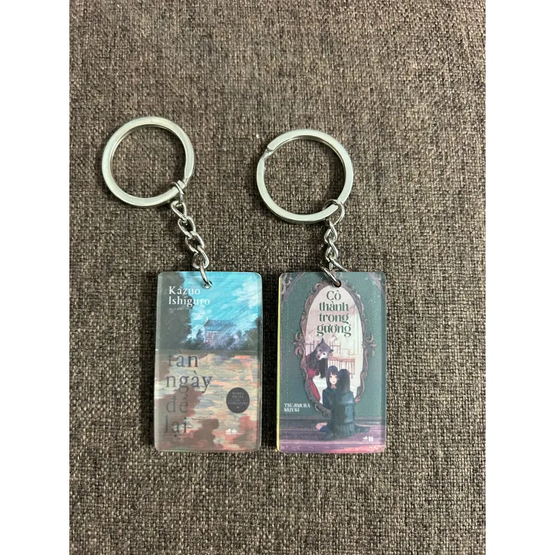 Móc khóa sách: Tàn ngày để lại + Cô thành trong gương 732350