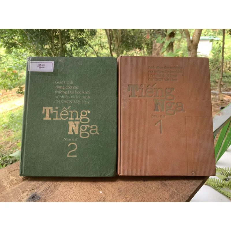 Sách học tiếng Nga, bìa cứng, in tại Nga, tập 1-2 602986