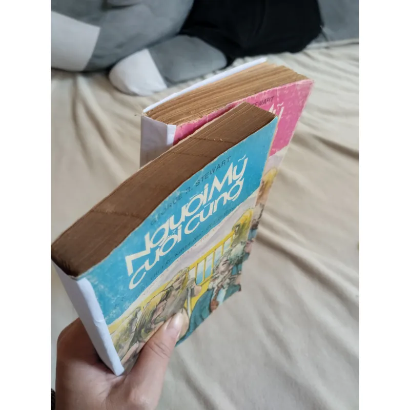 Combo 2 cuốn tiểu thuyết khoa học giả tưởng "Người Mỹ cuối cùng" (Earth Abides) 761551