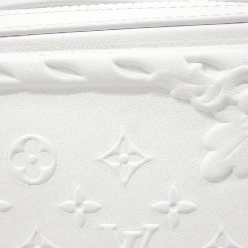 Túi xách vai Louis Vuitton LV Ornament Handle Soft Trunk M21833 609666