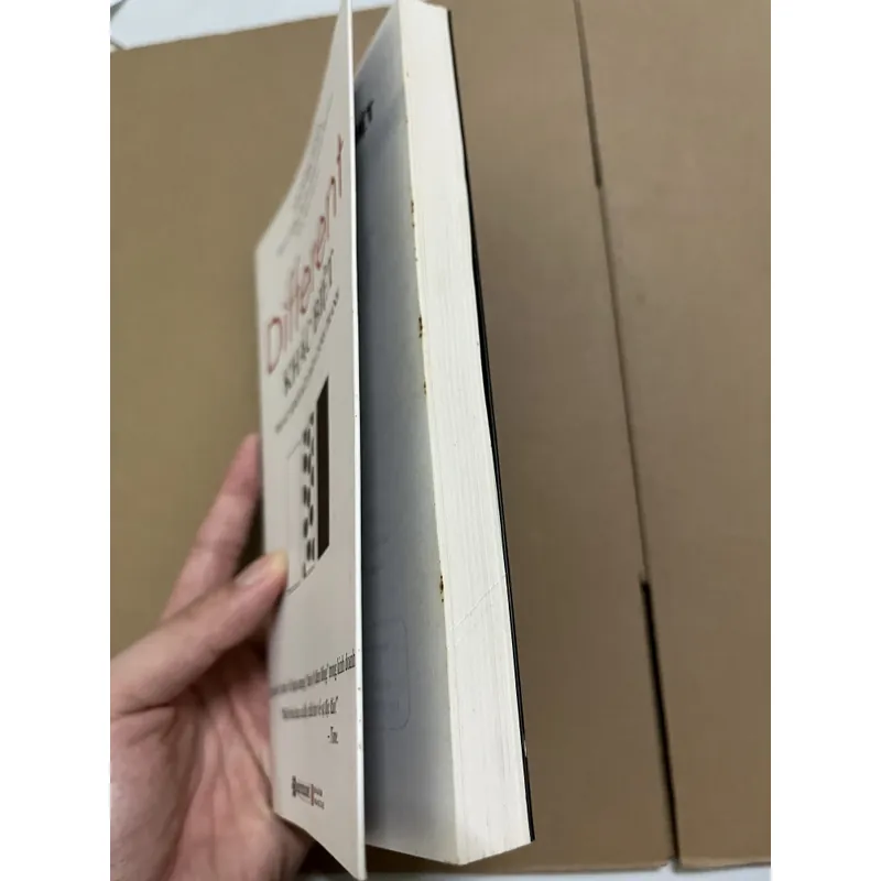 Different khác biệt 605945