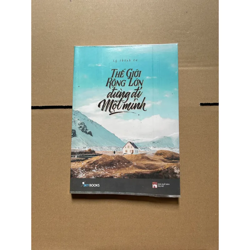 Thế giới rộng lớn đừng đi một mình 605696