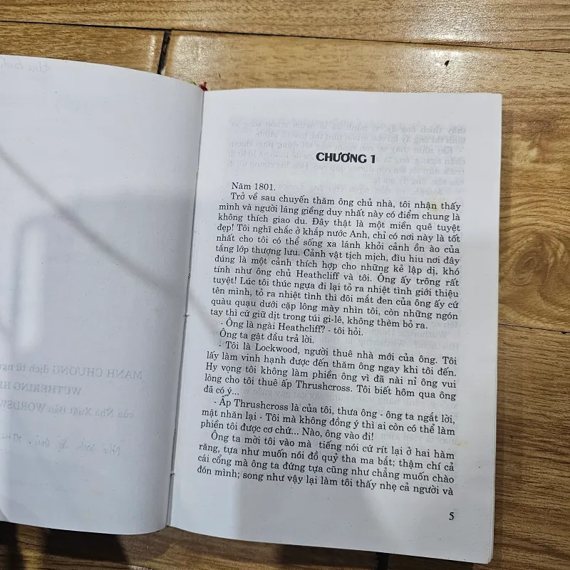 Đồi gió hú (bìa cứng,  xb 2009)
30k 1008506