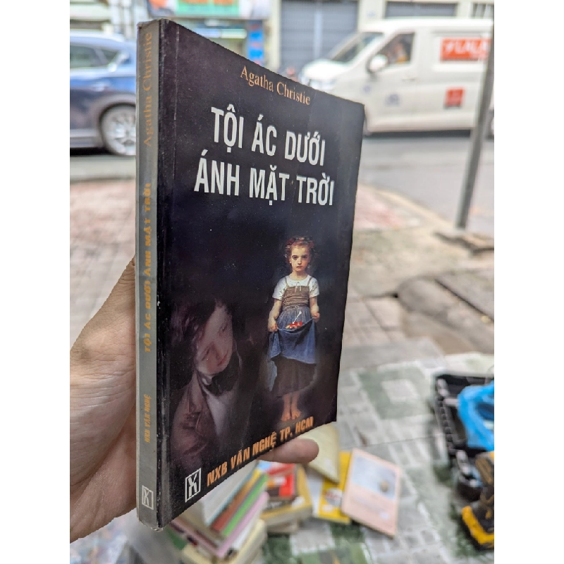 Tội ác dưới ánh mặt trời - Agatha Christie 348428