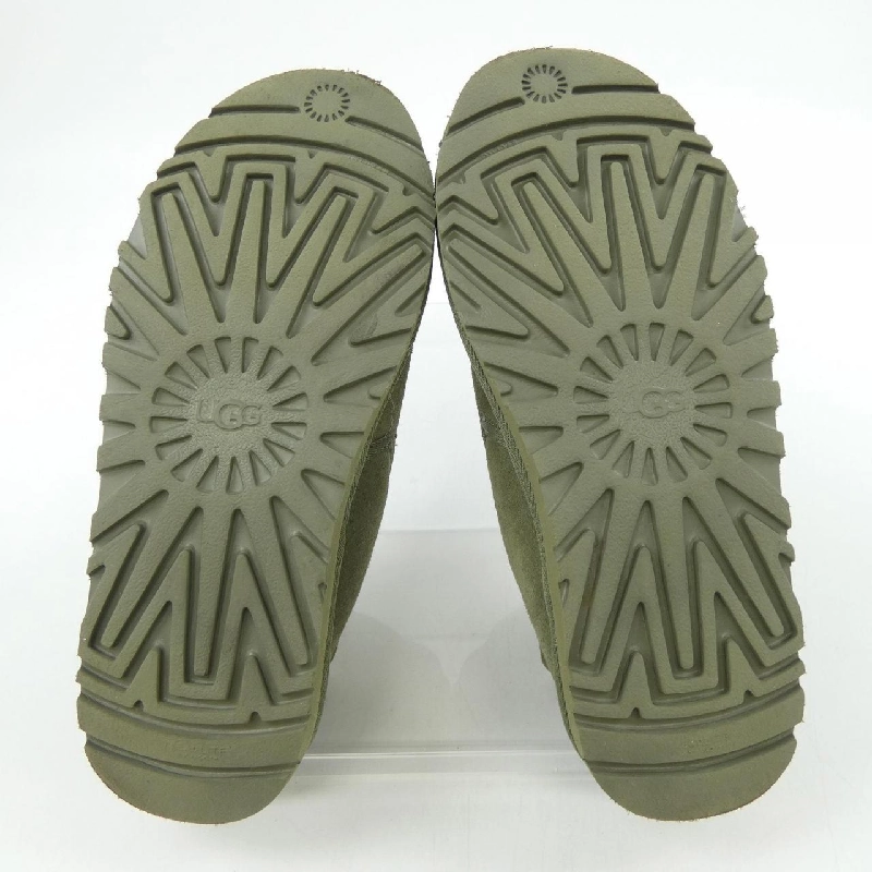 Giày UGG - Hàng hiệu Authentic 827853