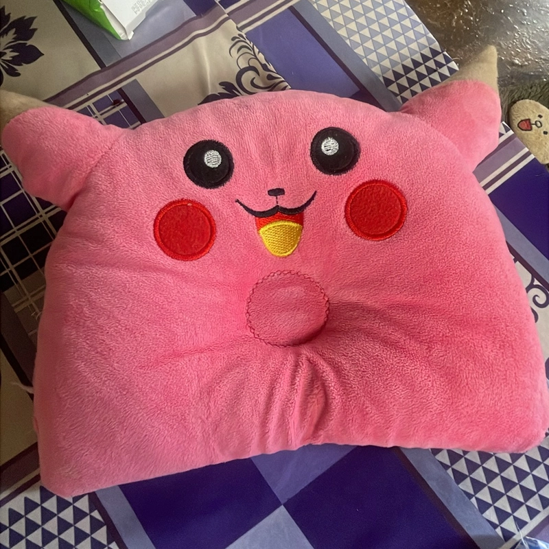 Gối lõm nhung hình Pikachu 389315