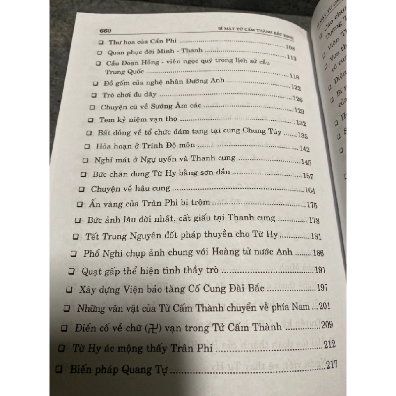 Bí Mật Tử Cấm Thành Bắc Kinh -Thượng Quan Phong chủ biên -Ông Văn Tùng,Hà Kiên dịch -NXB Văn Học 2011 -Sách lưu kho chưa qua sd 474726