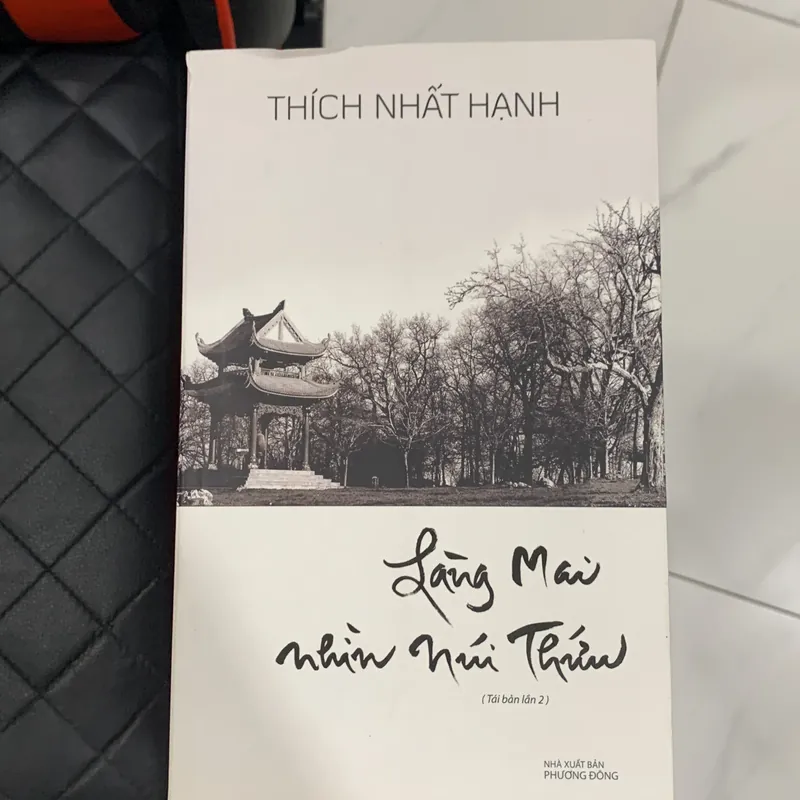 Sách Làng Mai nhìn núi Thứu 595637
