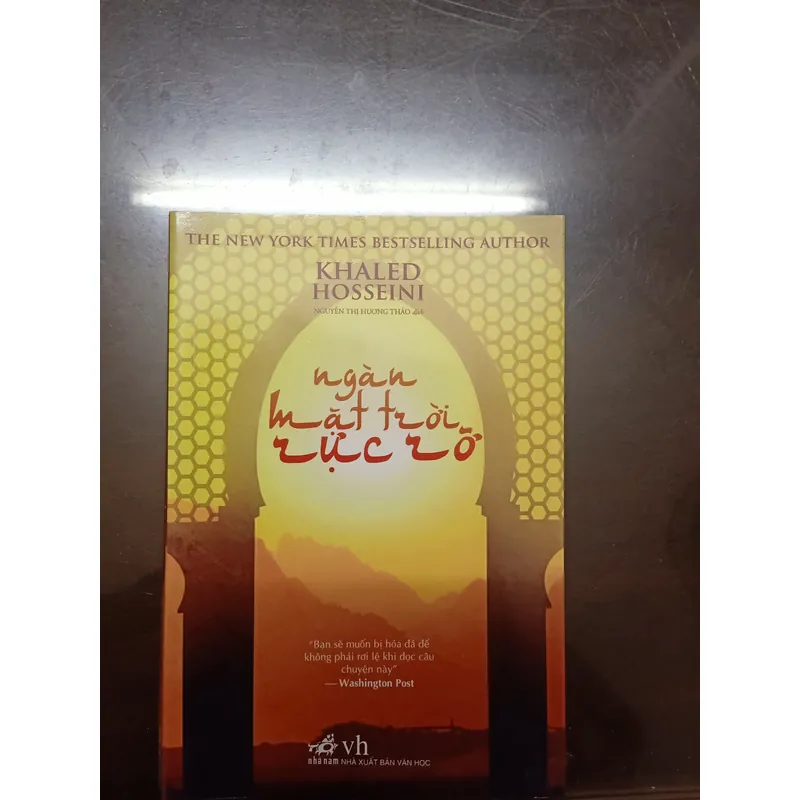 Ngàn mặt trời rực rỡ - Sách cũ 642576