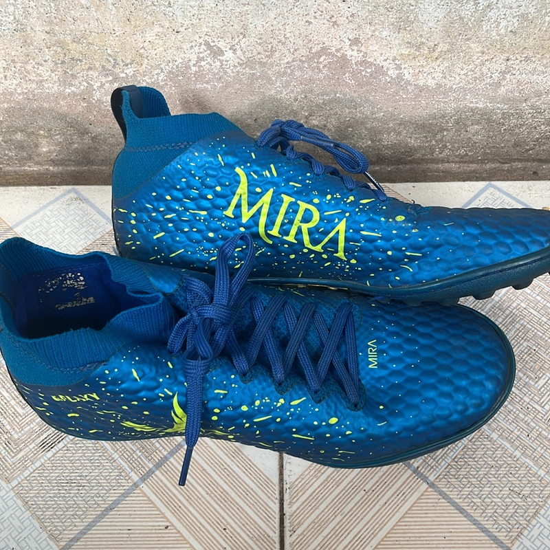 Giày bóng đá Mira  473742