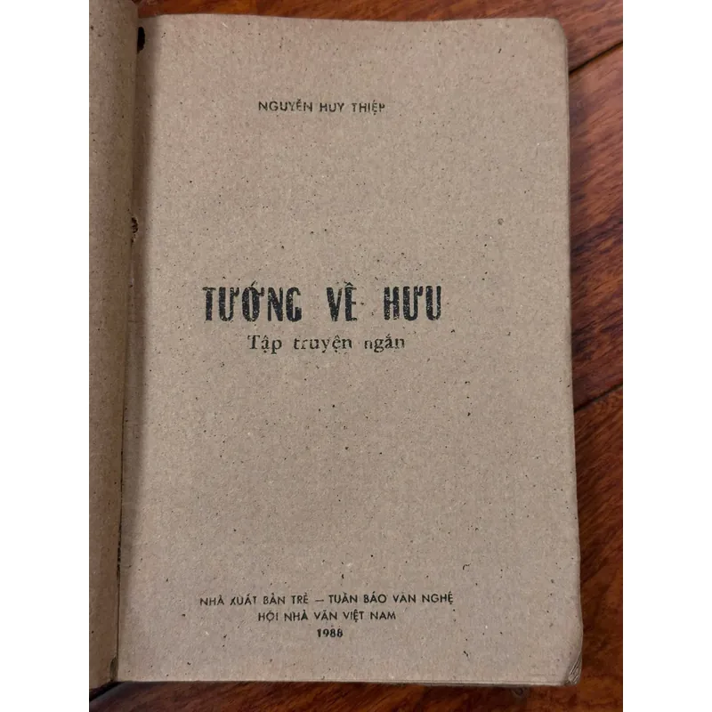 Tướng về hưu (Nguyễn Huy Thiệp, xb 1988) 558612