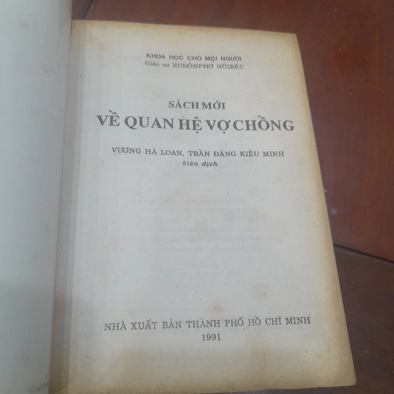 Giáo sư RUDOLF NEUBERT - Sách mới về QUAN HỆ VỢ CHỒNG 519396
