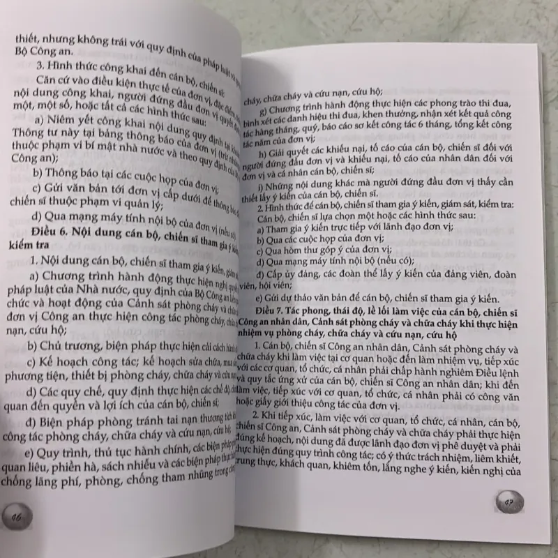 Cẩm nang công tác thực hiện dân chủ ở cơ sở trong công an nhân dân 1009855