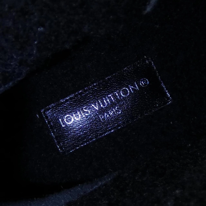 Giày boot dòng Snowdrop của Louis Vuitton LV Inisial, hoa Monogram 658711