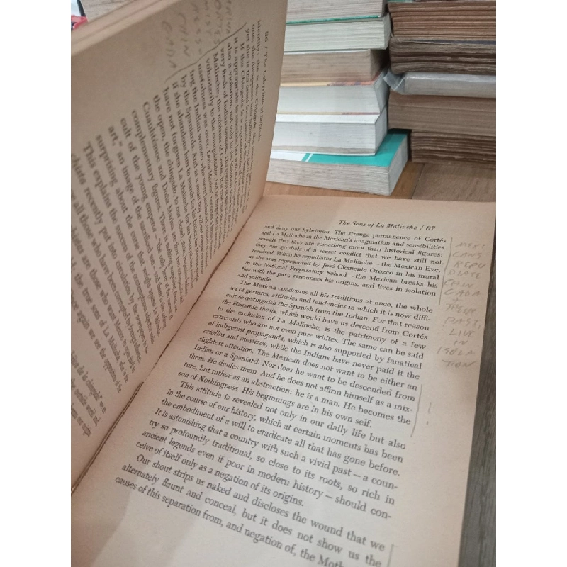 The labyrinth of solitude: Life and thought in Mexico - Octavio Paz 934994