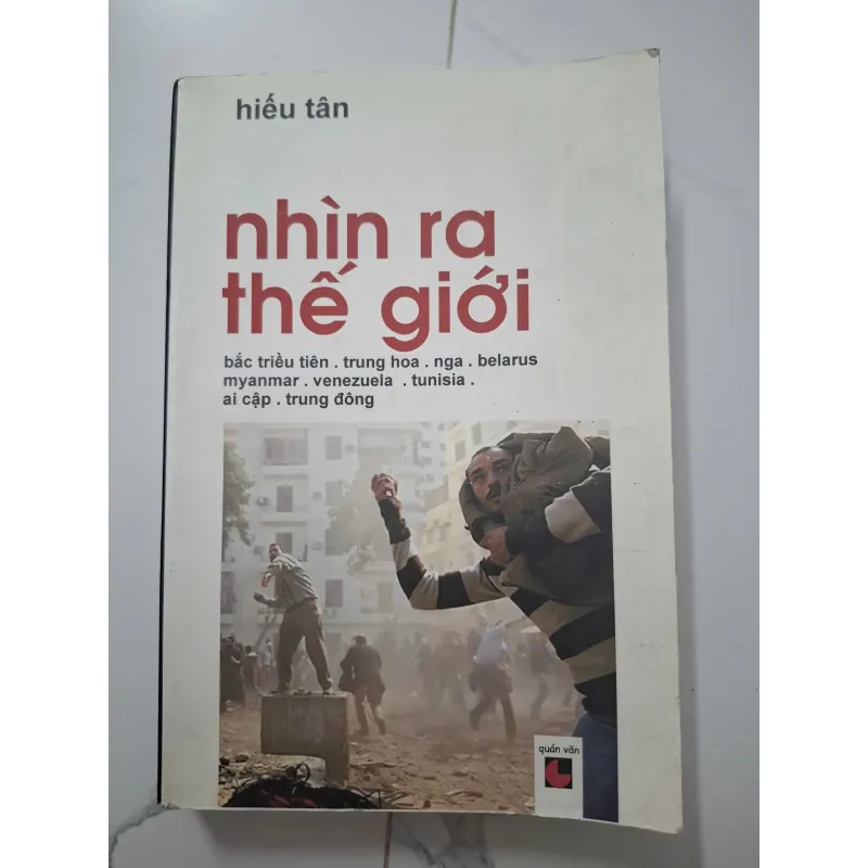 Nhìn ra thế giới - Hiếu Tân - Chính trị / Xã hội / Tiểu luận 1006575