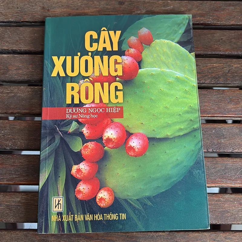 II Cây Cảnh: Xương Rồng Và Cây Mọng Nước (Sách Màu) - Dương Ngọc Hiệp 718585
