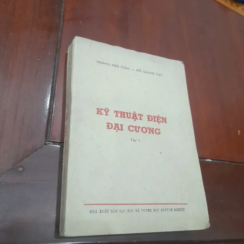 KỸ THUẬT ĐIỆN ĐẠI CƯƠNG, tập 1 696004