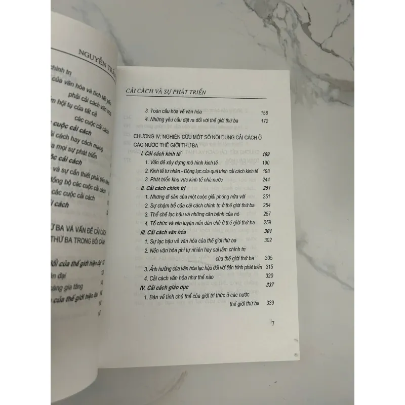 Cải cách và sự phát triển - Nguyễn Trần Bạt - Tiểu luận / Kinh tế - Xã hội 1044229