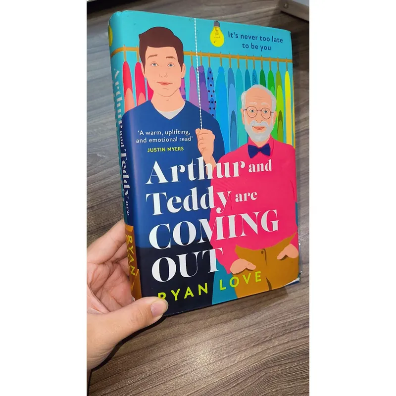 Sách cũ: Arthur And Teddy Are Coming Out (bìa cứng khổ lớn) 723247