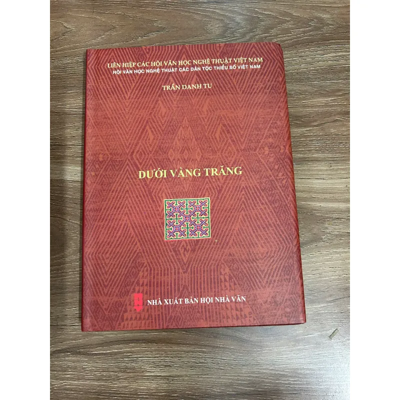 Dưới vầng trăng – Tác giả: Trần Danh Tu 761321