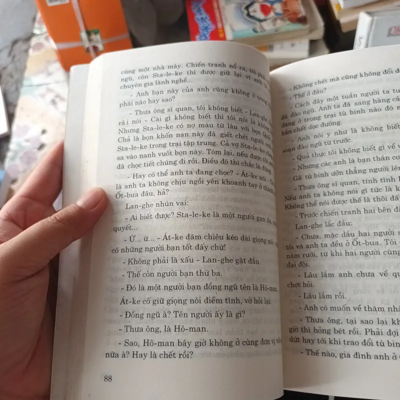 Hầm bí mật bên sông ENBƠ - A. Naxibốp 1005456