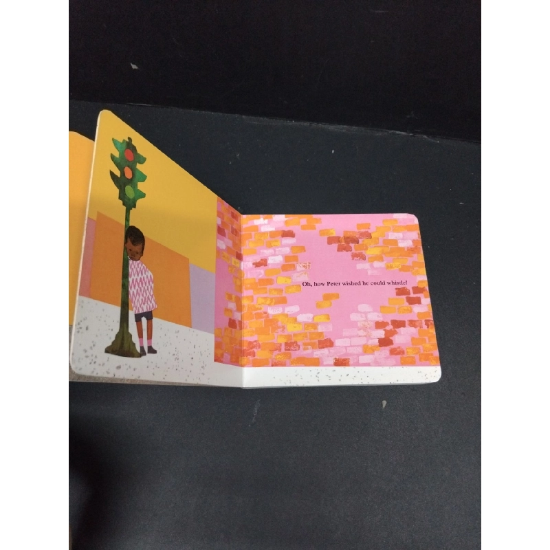 Whistle for willie mới 80% ố bẩn HCM2809 Ezra Jack Keats NGOẠI VĂN 917164