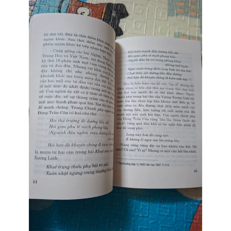 Ngâm Khúc: Quá trình hình thành, phát triển và thi pháp thể loại 788261