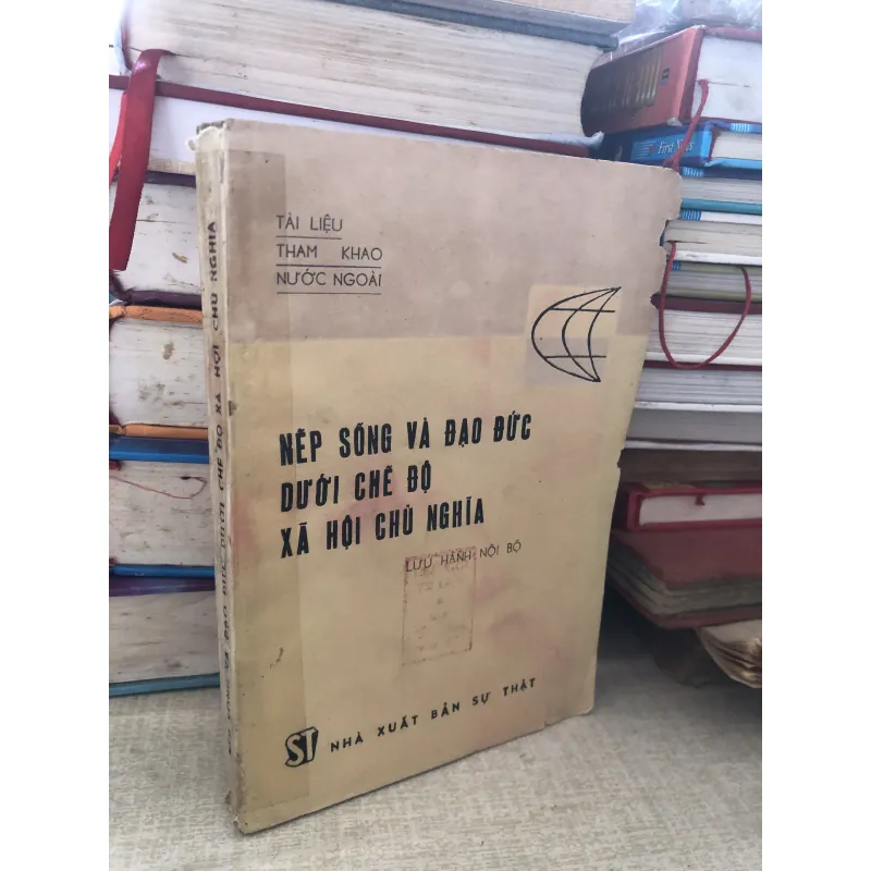 Nếp sống và đạo đức dưới chế độ xã hội chủ nghĩa 1000228