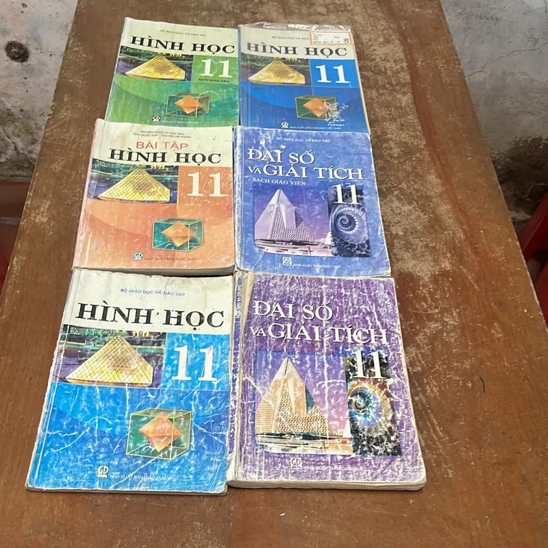 Bộ sách toán 11 cơ bản 6 cuốn ĐẠI SỐ &GIẢI TÍCH- HÌNH HỌC 733789