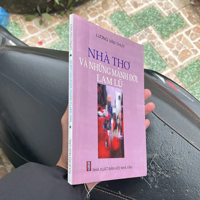 Nhà thơ và những mảnh đời lam lũ - Lương Văn thùy 791729