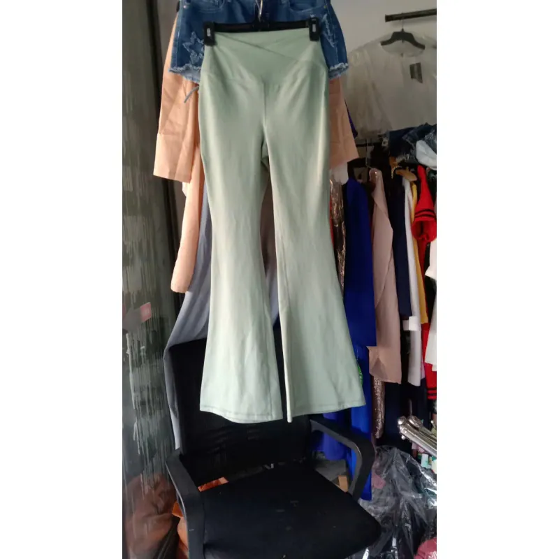 Quần loe size S, giá 45k 1026283