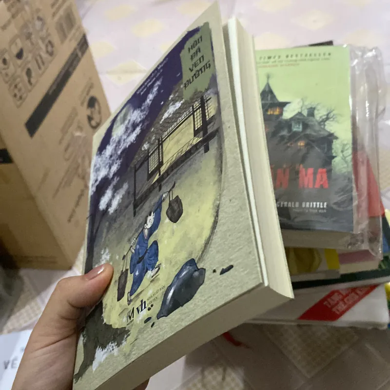 Hòn đá ven đường  723326