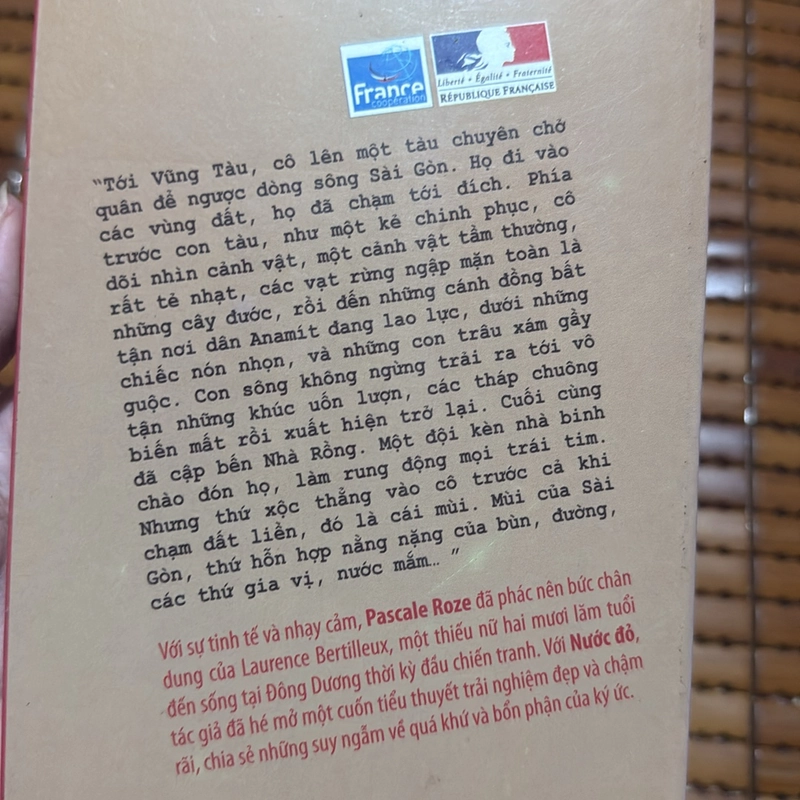 Nước đỏ - Pascale Roze 523652