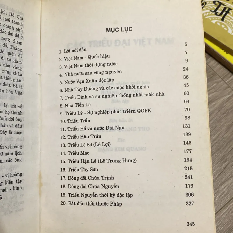 CÁC TRIỀU ĐẠI VIỆT NAM (XB 1995) 751649