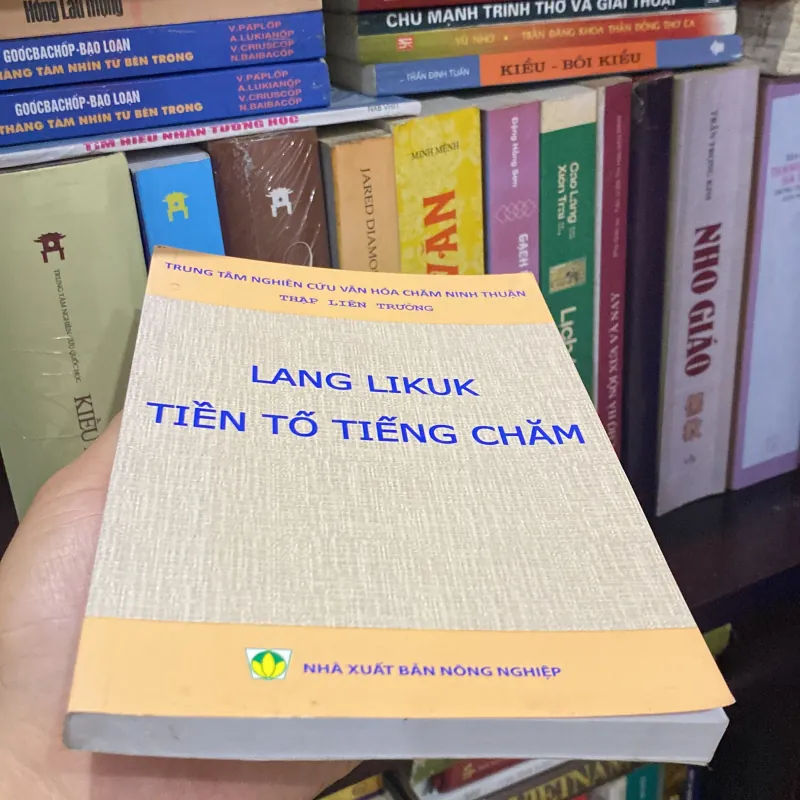 LANG LIKUK - TIỀN TỐ TIẾNG CHĂM 1020065