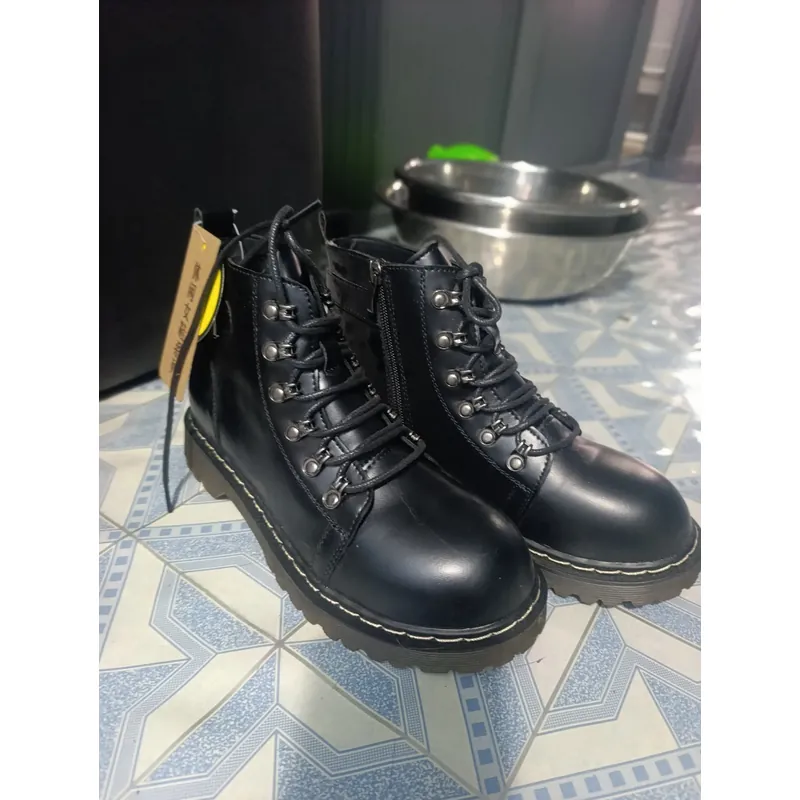 Giày Bốt Đen size 38. Mới 100% nguyên mác 606535