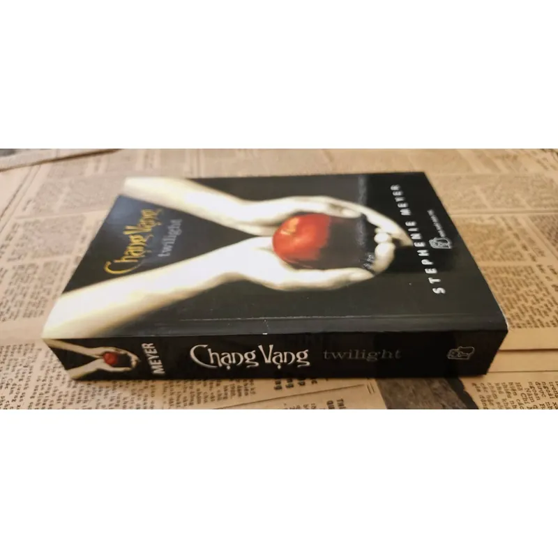 Nữ nhà văn Stephenie Meyer

NXB TRẺ 2009: CHẠNG VẠNG 704299