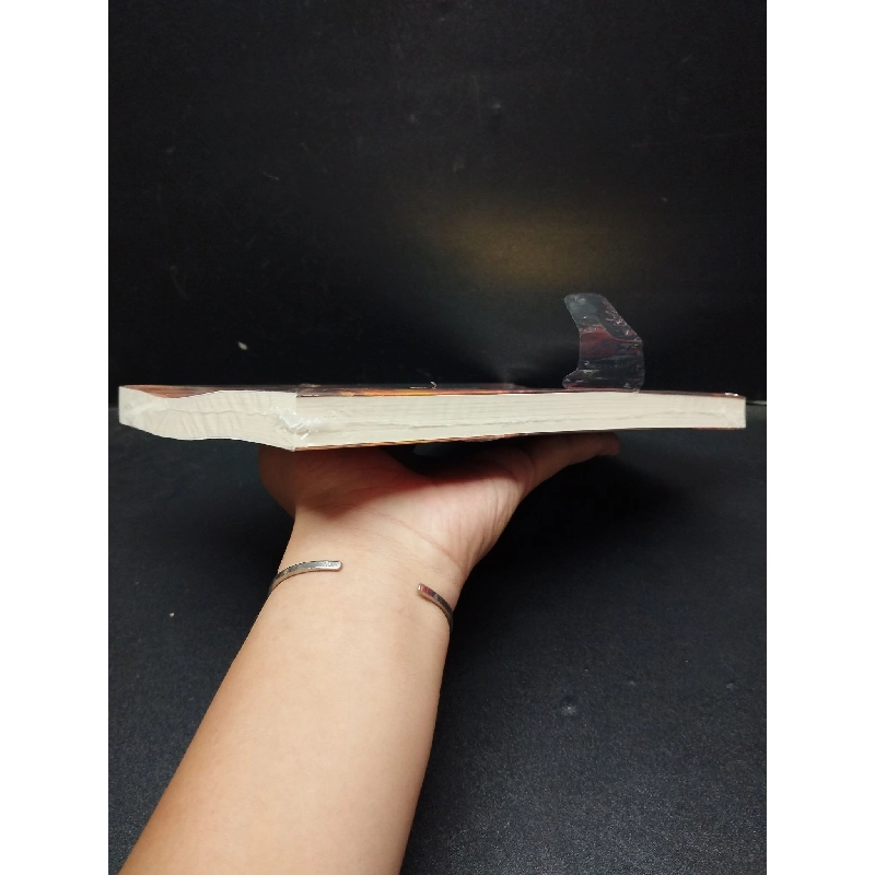 Cứu tinh xứ cát Frank Herbert mới 100% HCM0904 văn học 913780