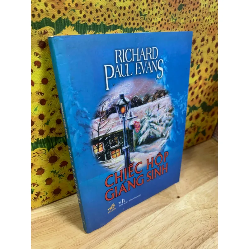 Sách tặng KÈM cho khách CÓ ĐƠN (mỗi đơn có thể chọn 1 cuốn) - Chiếc hộp Giáng Sinh 928368