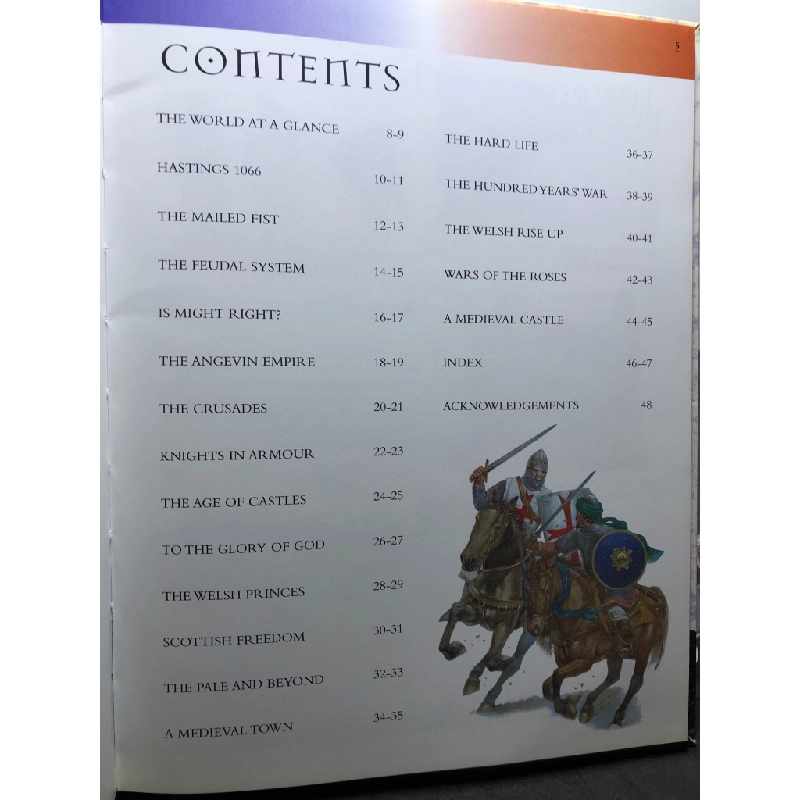 Castles and Knights British History mới 85% bẩn nhẹ Philip Steele HPB2607 NGOẠI VĂN 458743