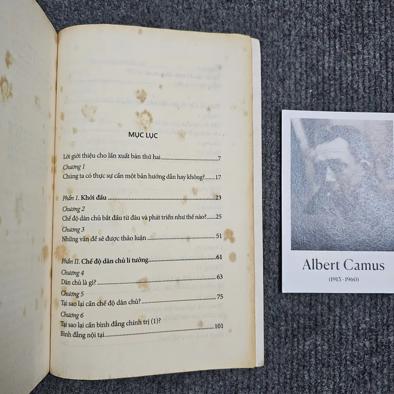 Bàn về dân chủ - nxb giấy vụn 977118