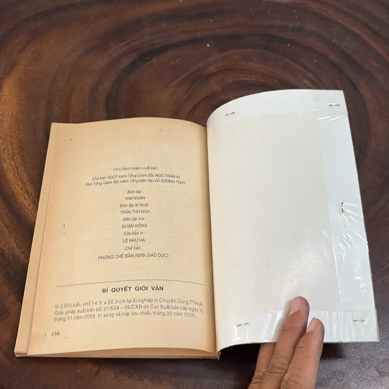 II Văn Học: Bí Quyết Giỏi Văn - Vũ Ngọc Khánh - 2005 1010386