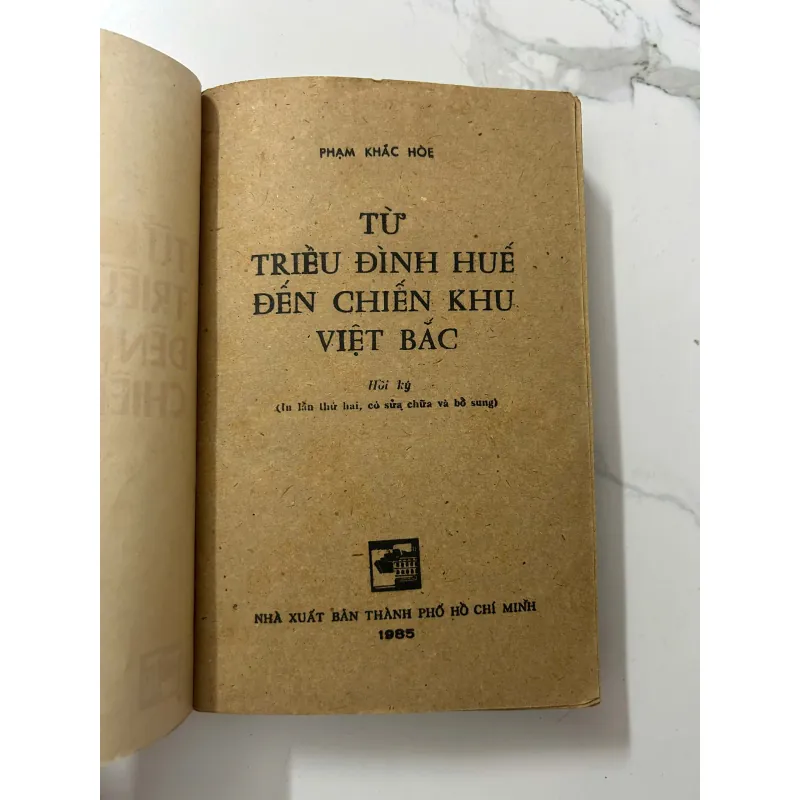 Từ triều đình Huế đến chiến khu Việt Bắc - Phạm Khắc Hòe 1023672
