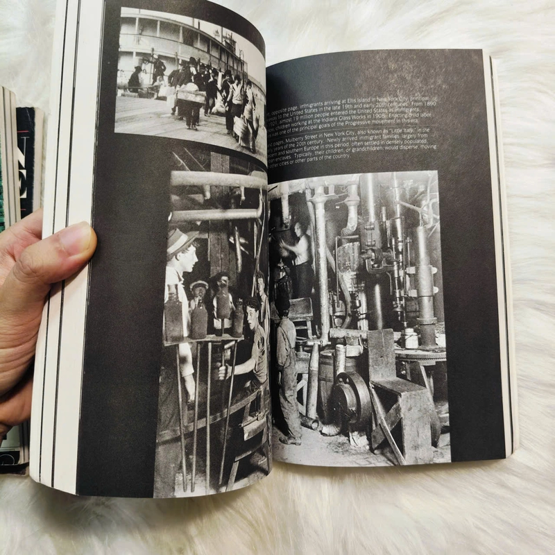 An Outline on American History + Economy + Literature (3 cuốn) 526904